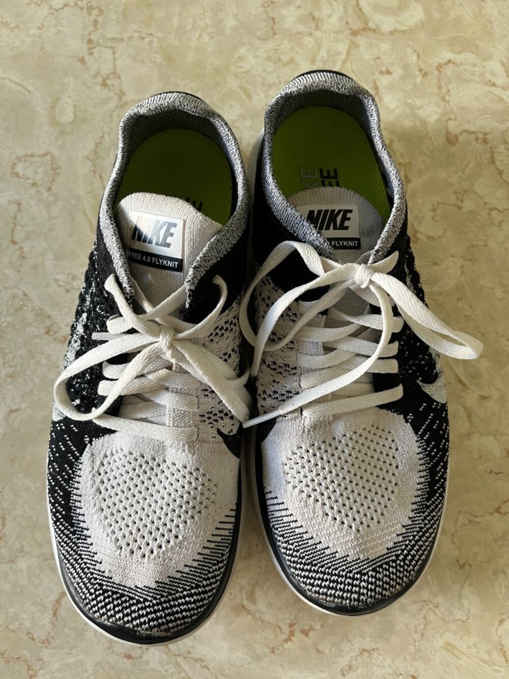 Nike Sz 8 Women's Flyknit 4.0 Oreo Black and White Knit Sneaker 2014 - Picture 4 of 15